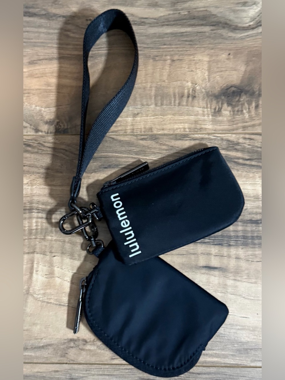 Lululemon black dual pouch wristlet key fob nwot